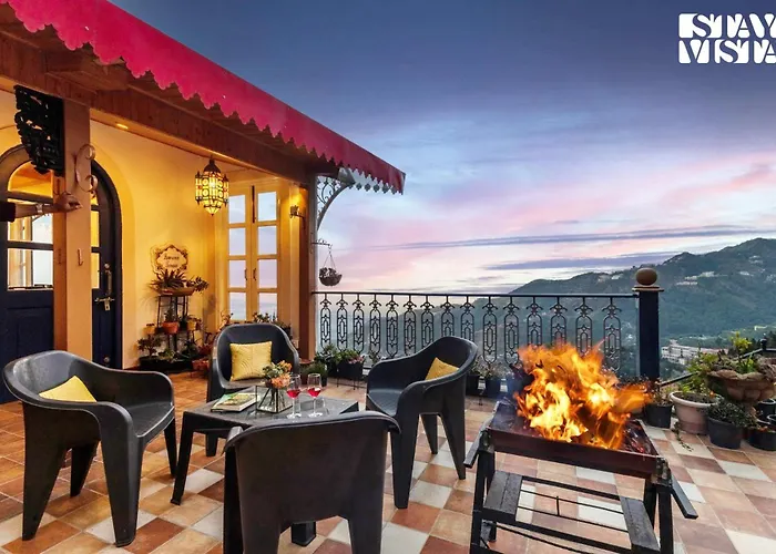 Lawrence Terrace With Free Breakfast At Mall Road By Stayvista Mussoorie